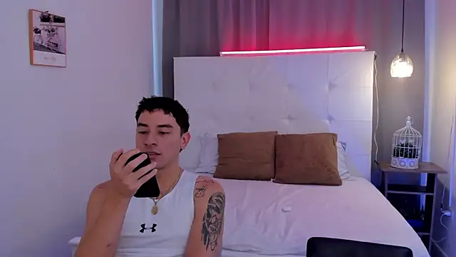 Alejo-and-Thiago live sex cam