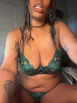 Lunalovesyou8 webcam
