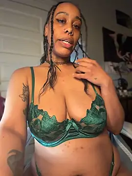 Lunalovesyou8 webcam