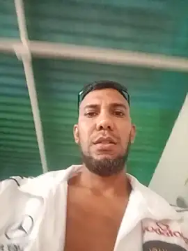 UnreadyChutzpa webcam
