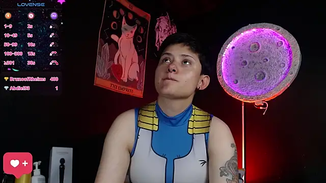 girl_intense444 webcam