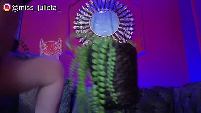 Julieta_Russell webcam