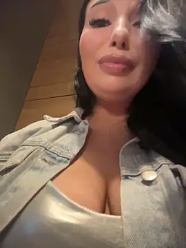 Tisha_Busty webcam