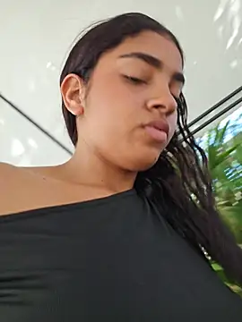 Milu_Luthor webcam