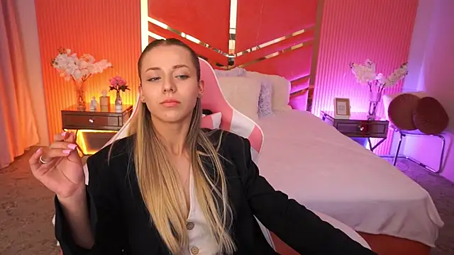 DoveLovee webcam