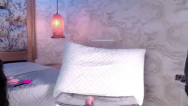 DollyDarla webcam