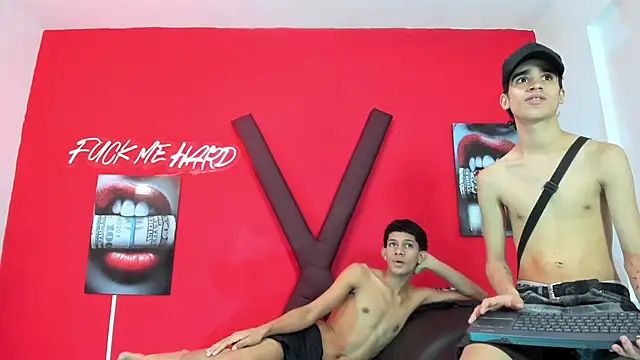 TWINKS_BOYSX webcam