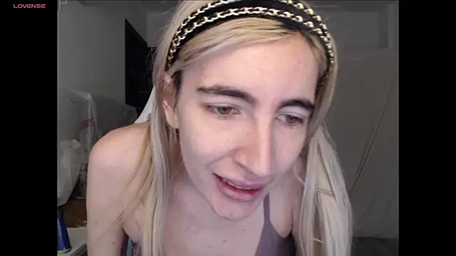 BarbieBlondieGirl webcam