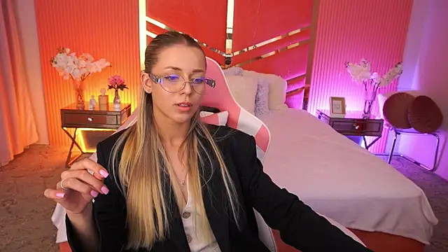 DoveLovee webcam