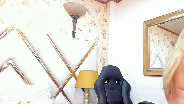 MalorySweet webcam