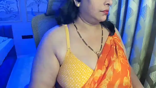 tarivishu11 Live Webcam on Stripchat