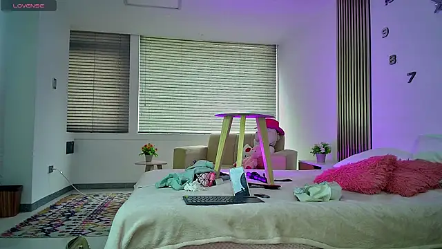 Juliette_Doll_ live sex cam