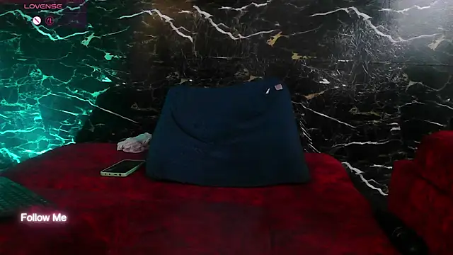crislingery_dolli webcam
