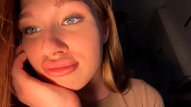 NamiRedhead webcam