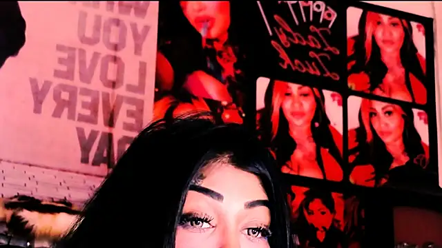 indian_dreamgirl webcam