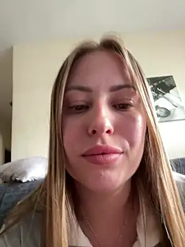 AlisaWhite webcam