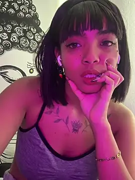 sarahlynn7 - SarahLynn7's free webcam - UK Sex Cams
