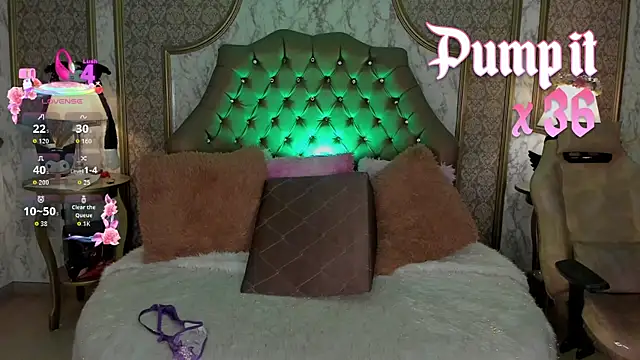 SoffiQueen webcam