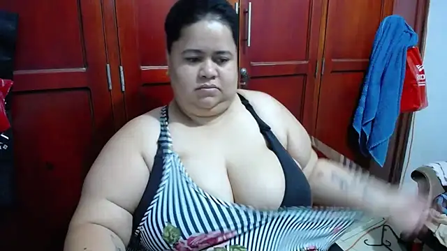 hotlesby4uxxx webcam