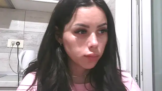 LovelyJulliette webcam