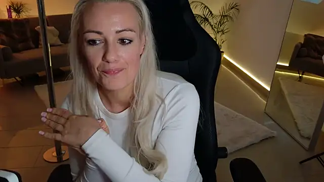 TessaWayne webcam