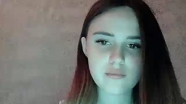 SweetLoraa webcam