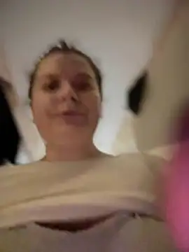 Nenssy555 webcam