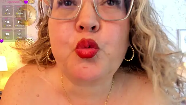 Martinacurvy_ webcam