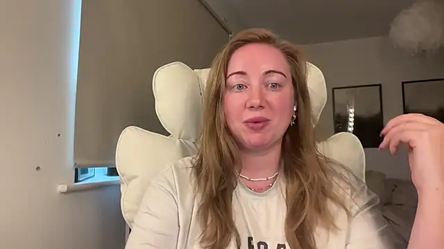 arielsweetieee webcam