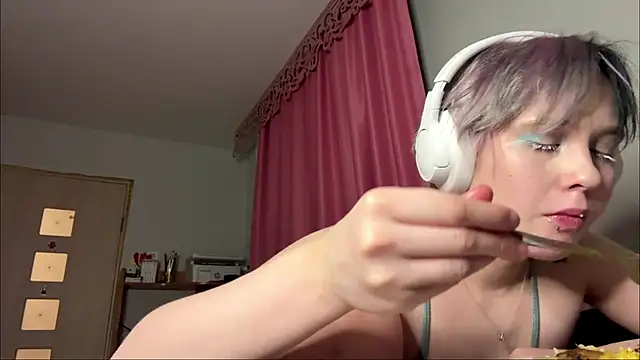 CuteLilit webcam