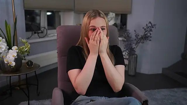 DanikaGudinas webcam