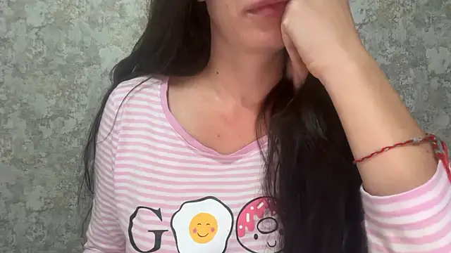 Angelinaa19 webcam