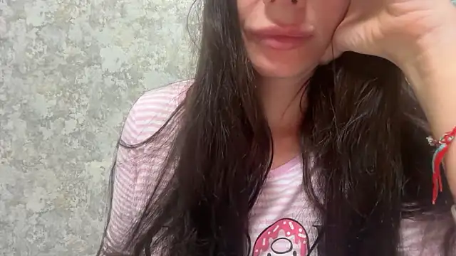 Angelinaa19 webcam