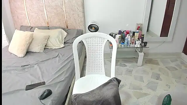 EnyelDavies webcam