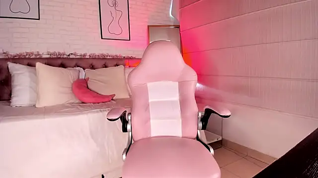 _abby_23_ - _Abby_23_'s free webcam - UK Sex Cams