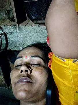Pooja750 webcam