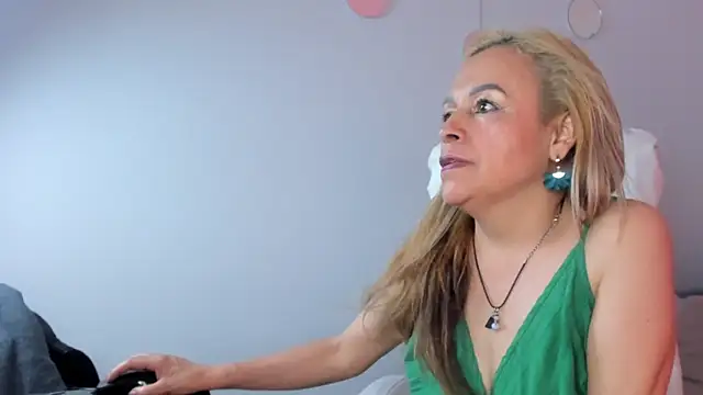 Ivonne_4 webcam