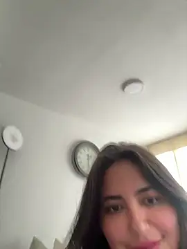 sukhakunis1 live sex cam
