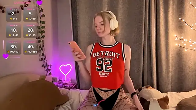 Marry_Sornatiko webcam