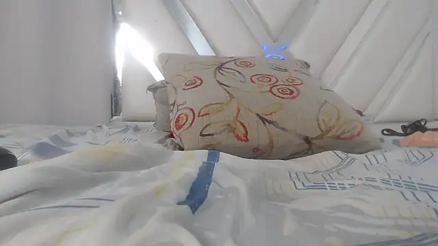 AlannaHarper webcam
