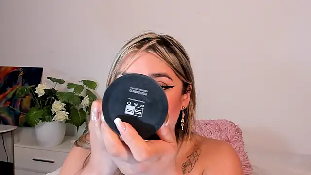 NicoleDiior webcam