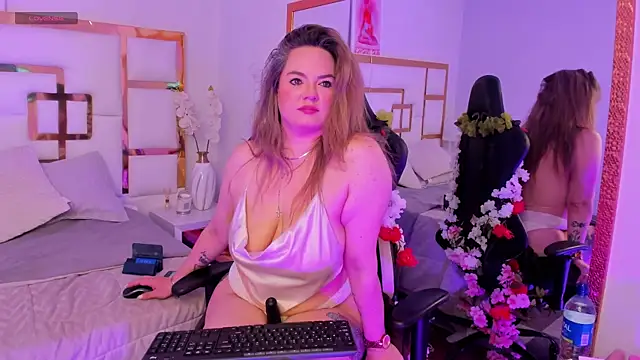 AvaMiia webcam