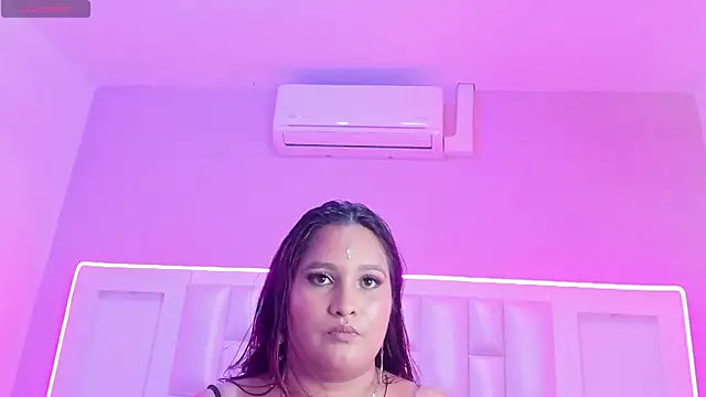 SalomeBins webcam