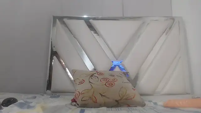 AlannaHarper webcam
