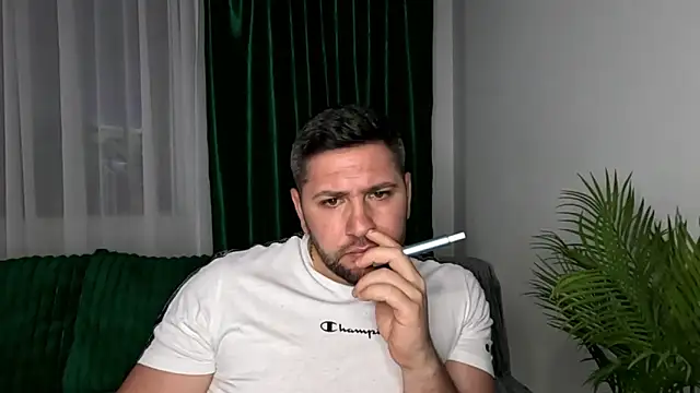 Gold_Alpha_Boy webcam