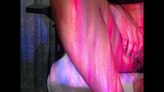 MisRiya21 webcam