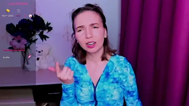 KindHazelHere_ webcam