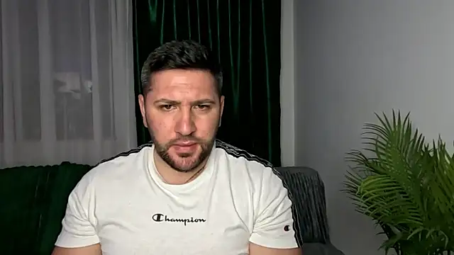 Gold_Alpha_Boy webcam