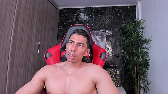 Erik_castle