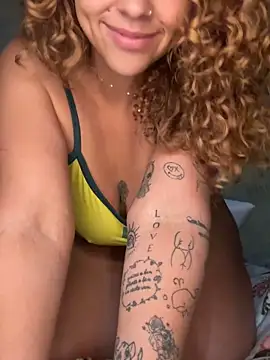 Chloe_Leaozinho webcam